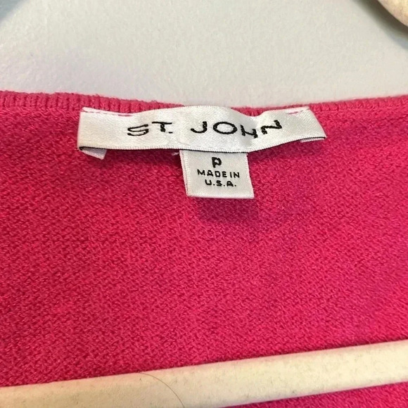 St. John hot  pink crop top - Picture 2 of 4